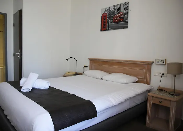 Brit Hotel Aux Sacres Reims, Centre Historique