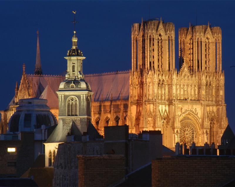Hotel Brit Aux Sacres Reims, Centre Historique 3*